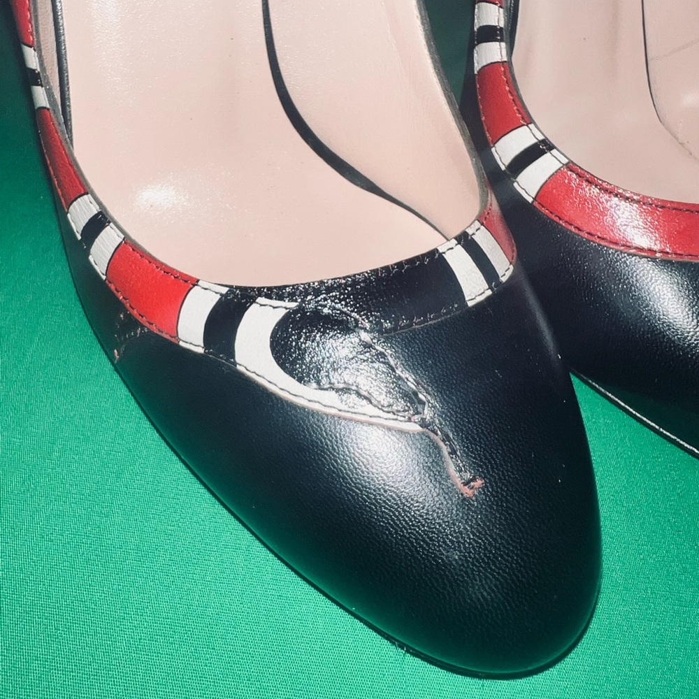 📍NEW Gucci Yoko KingSnake Leather Pumps - Picture 7 of 7